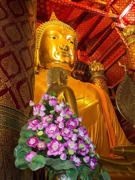 Southeast Asia; Thailand; Ayutthaya; Buddha at Wat Phanan Choeng; Luang Pho Tho