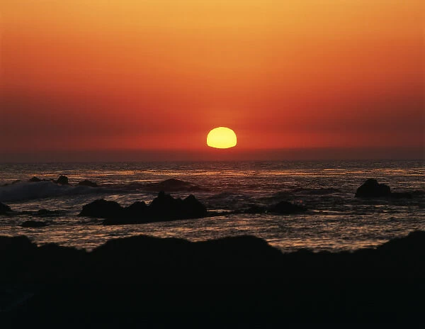 USA, California, Monterey Peninsula, Pacific Grove, View of beach at sunset