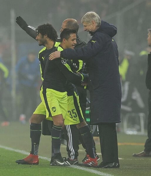 Alexis Sanchez Bids Farewell to Arsene Wenger: FC Basel vs. Arsenal, UEFA Champions League, 2016