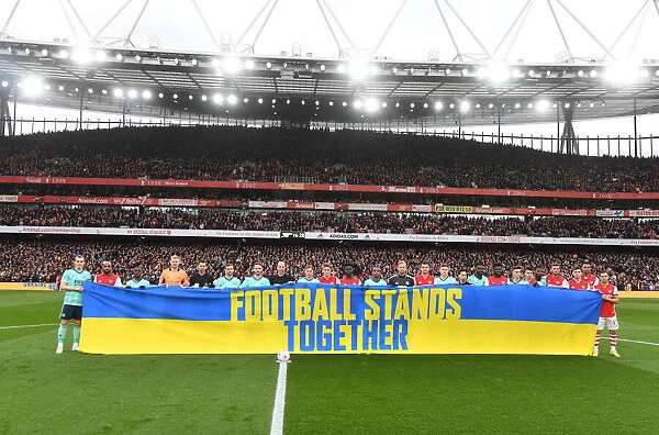 Arsenal and Leicester United for Ukraine: Premier League Stands as One (Arsenal vs Leicester City, 2021-22)