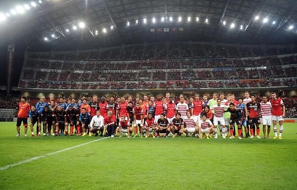 The Arsenal and Nagoya players at the end of the match. Nagoya Grampus 1: 3 Arsenal