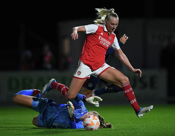 Arsenal vs Ajax: A Champions League Showdown - Blackstenius vs Kop: A Battle of Stars in Women's Football