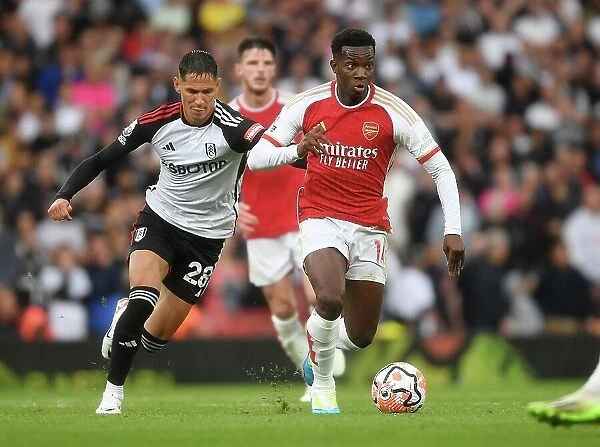 Arsenal vs Fulham: Nketiah Fights for Possession in 2023-24 Premier League Clash