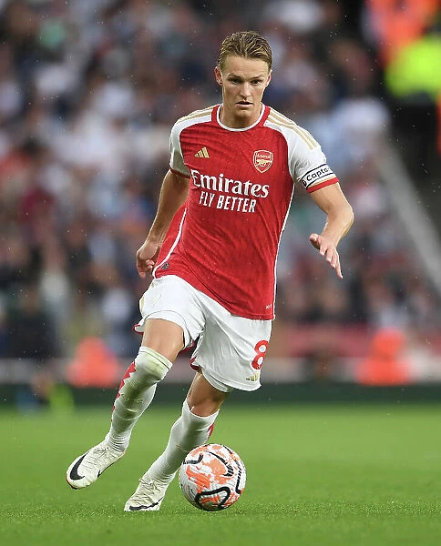 Arsenal's Martin Odegaard Shines in Arsenal FC vs Fulham FC Premier League Clash (2023-24)