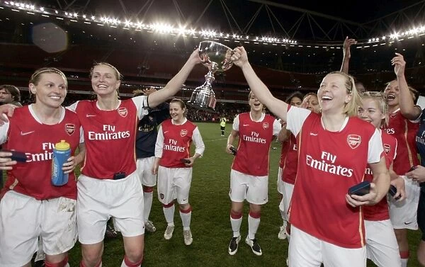 (L>R) Kelly Smith, Faye White and Jayne Ludlow (Arsenal)