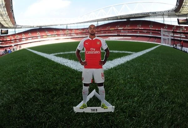 Theo Walcott: Arsenal's Top Scorer Gears Up for Arsenal vs Manchester United (2015 / 16)