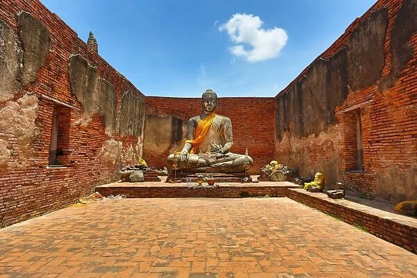 Buddha Statue, Wat Lokayasutharam, Ayutthaya, Thailand