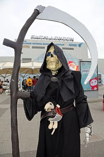 A participant dressed up as Death from the Terry Pratchett novels with the Death