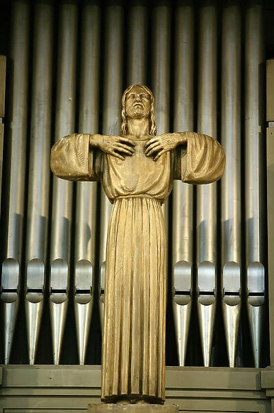 Christ and organ