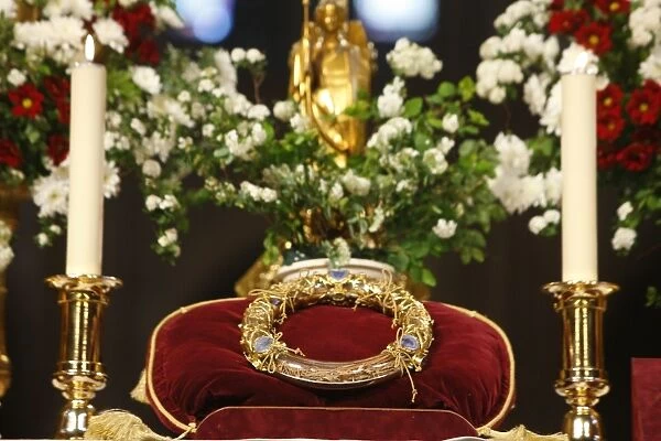Christs Passion relics at Notre Dame cathedral