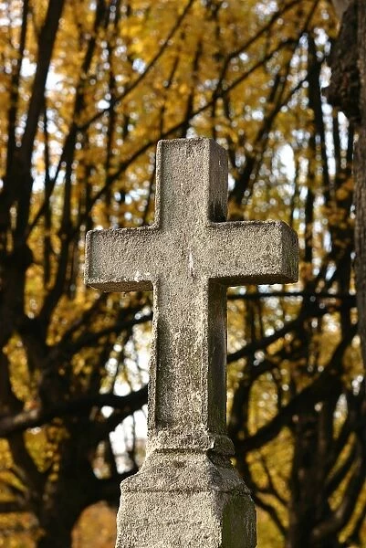 Cross in Pere Lachaise graveyard