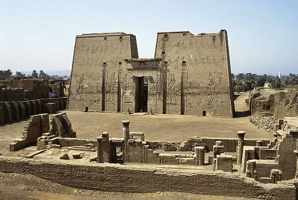 Egypt, Aswan Governorate, Edfu, Temple of Horus, Entrance and pylon