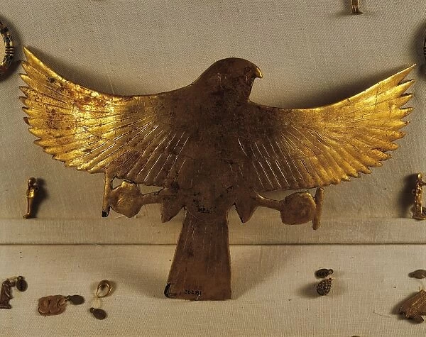 Egypt, Cairo, Golden falcon that belonged to Queen Hetepheres I, fourth dynasty