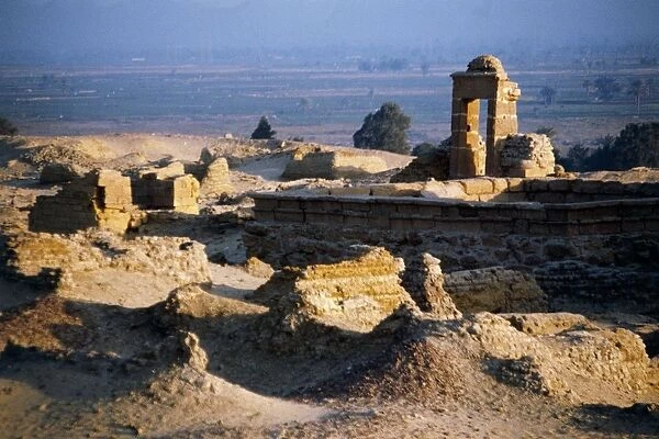 Egypt, El-Faiyum Oasis (Al Fayyum), Medinet Madi, ruins of temples