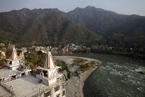 Lakshman temple overlooking the Ganges in Rishikesh