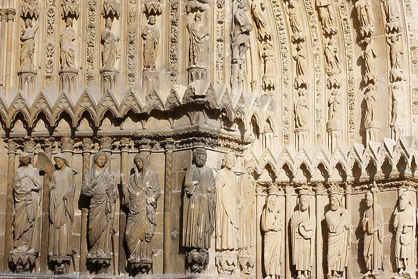 Reims cathedral west wing splay and arches