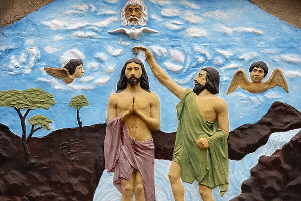 Sculpture depicting Jesuss baptism by John the Baptist