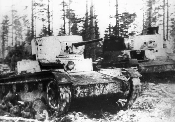 Soviet-finnish war, 1939-1940, advancing red army tanks and infantry in karelia, 1940