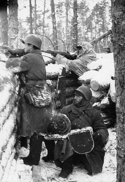 Soviet-finnish war, 1939-1940, red army soldiers in a trench on the karelian isthmus, december 1939
