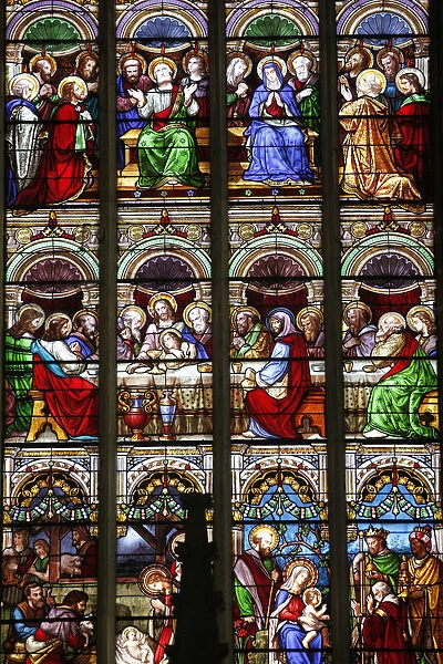 Stained glass in Saint-Emilion collegiate church