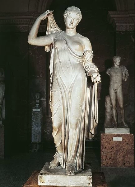 Statue of Aphrodite or Venus Genetrix, copy of Greek original attributed to Callimachus