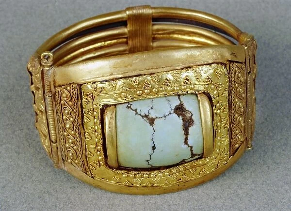 Treasure of Tutankhamen, gold filigree bracelet from New Kingdom