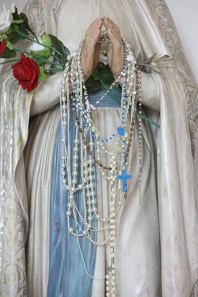 Detail of Virgin Mary sculpture in Sacred Heart Catholic Syriac Church