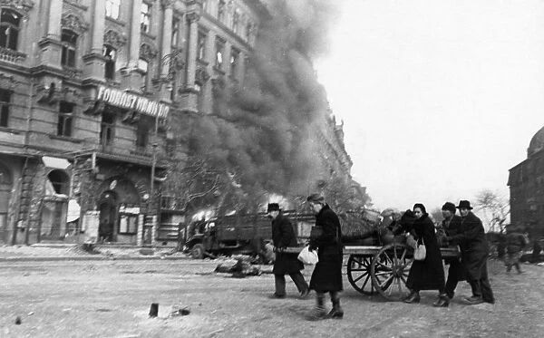 World war 2, budapest residents returning to their homes after the liberation of the city, february 1945