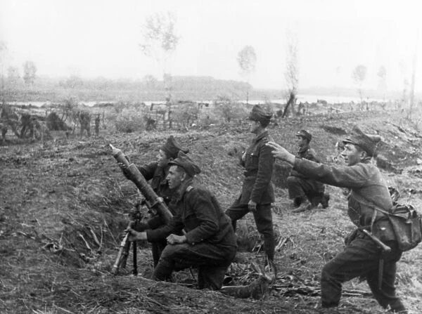 World war 2, soldiers of the fourth romanian army during an attack at debrecen, hungary, 1944
