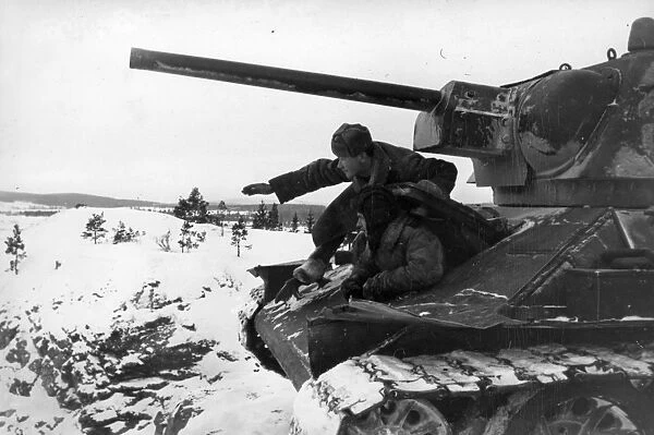 World war 2, soviet tank crew planning their approach in ukraine