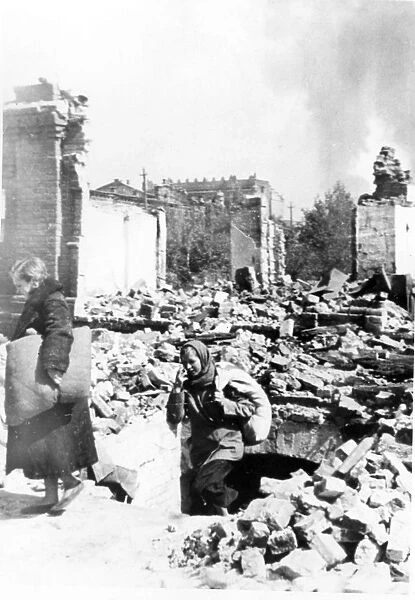world war ll: destruction in stalingrad caused by enemy bombing