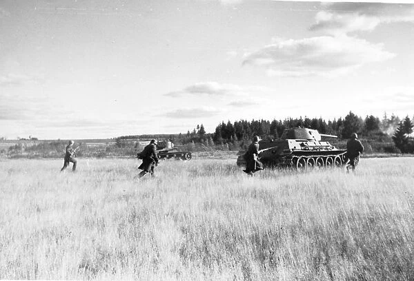world war ll: soviet tanks and infantry, october 1941