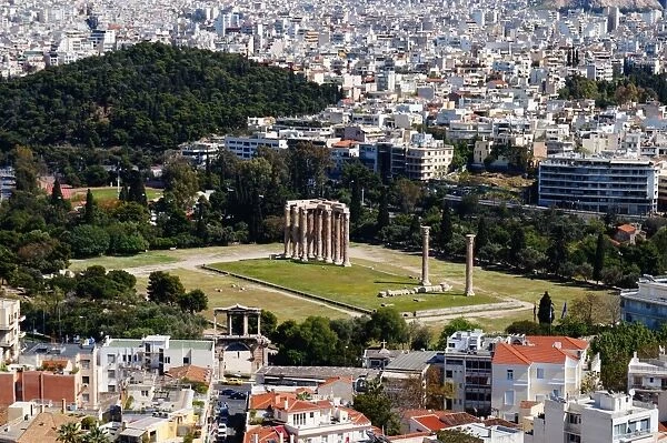 Distant view, Temple of Olypian Zeus and surroundings of Athens, Greece