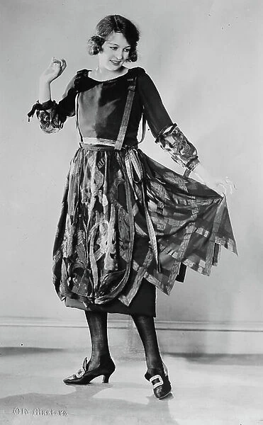 Actress Doris Kenyon, Fashion Portrait, Bain News Service, 1921 (b / w photo)