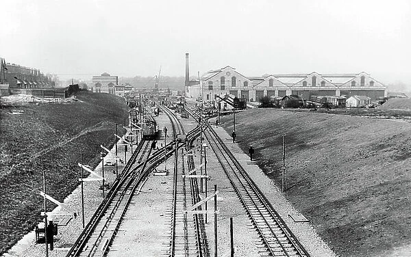 aerial part of the subway in London, from Goolders End, april 1907