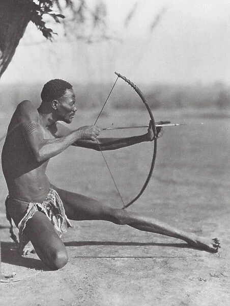 Africa: Eastern Djur archer (b / w photo)