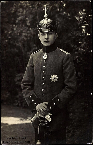 Ak Joachim Ernst Duke of Anhalt with Pickelhaube (b  /  w photo)