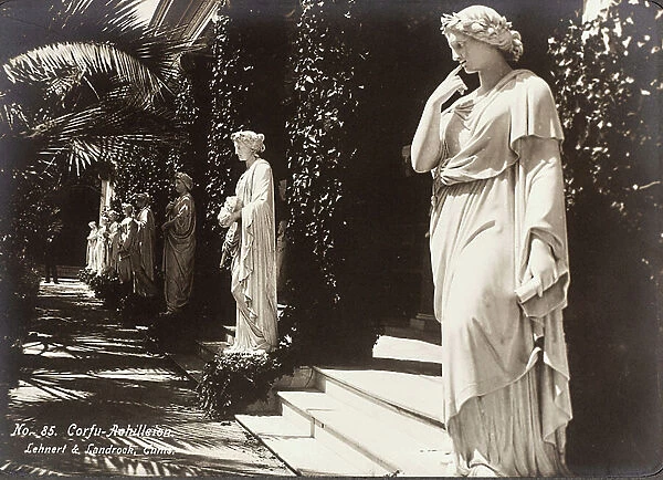 Album 'Meine mittelmeer-reise 1910': View of the porch with statues of the Muses into the Achilleion of Corfu