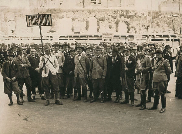 Album 'MVSN- Blackshirts': Hunters Frosinone, armed with a shotgun, with two officers of the Militia of Forestry in Naples (b  /  w photo)