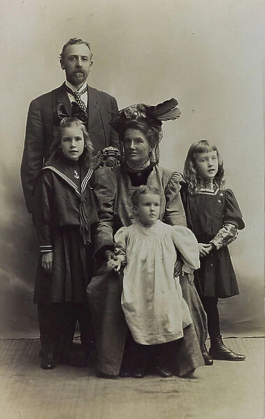Album ' Route photo of an American family from the United States (New Jersey) in Florence, 1899-1912 ': family trip to Europe Self: portrait of the Self family