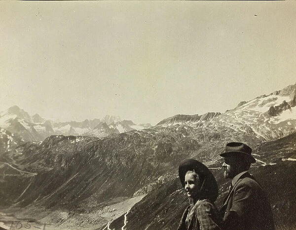 Album ' Route photo of an American family from the United States (New Jersey) in Florence, 1899-1912 ': Self family trip to Europe: Mr. Self with her daughter Harriet mountains of Hondrich near Spiez