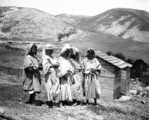 Algeria, Chelif Region, Chlef: girls in traditional clothing wearing jewellery, 1904