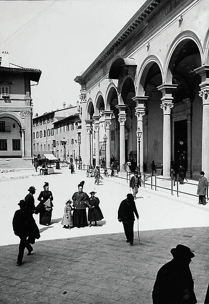 Animated view of Piazza Santissima Annunziata