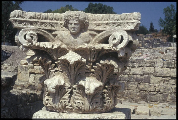 Architectural detail excavated in the Roman city (stone)