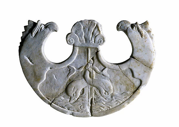 Art romain: oscillum decore de dauphins. Musee national d'archeologie, Madrid (Espagne)