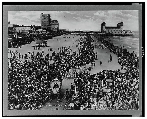 Atlantic City, N.J. - beauty pageant and crowd on the beach. 1920s (b / w photo)