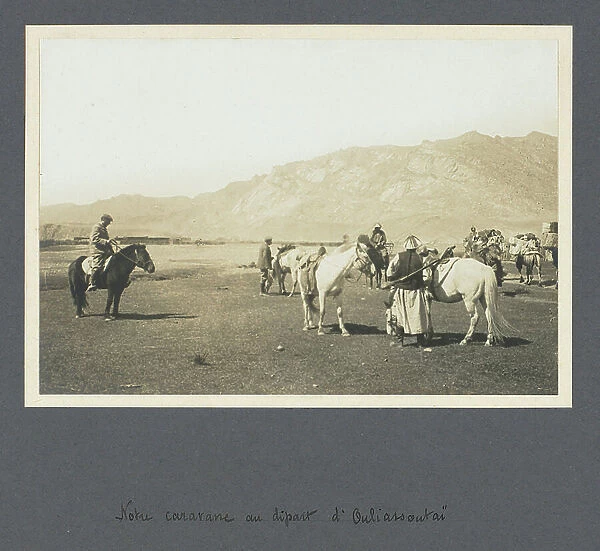The caravan at the start of Uliassoutai, September 3 - Mission in North West Mongolia - Album of the mission of the commander of Bouillane de Lacoste in 1909 in Mongolia, photo by Henry de Bouillane de Lacoste (1867-1937)