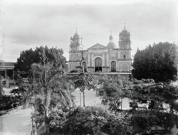 Cathedral at Santiago de Cuba, c. 1910 (b / w photo)