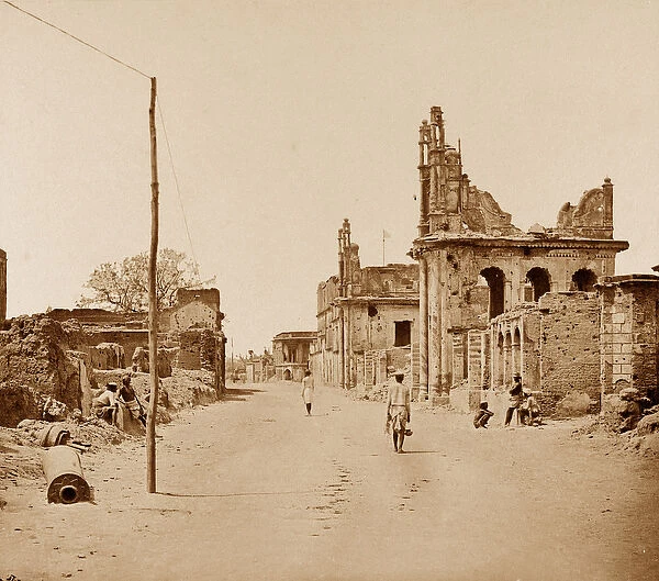 The Cawnpore Road, Lucknow (b  /  w photo)
