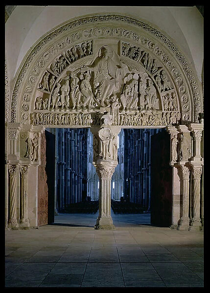 Central nave portal of the narthex, with tympanum depicting Christ Enthroned c.1125 (photo) (for detail see 105649)